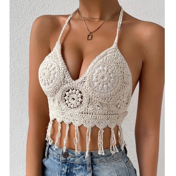 Boho Plunging Neck Crochet Padded Halter Crop Top - Picture 5 of 7